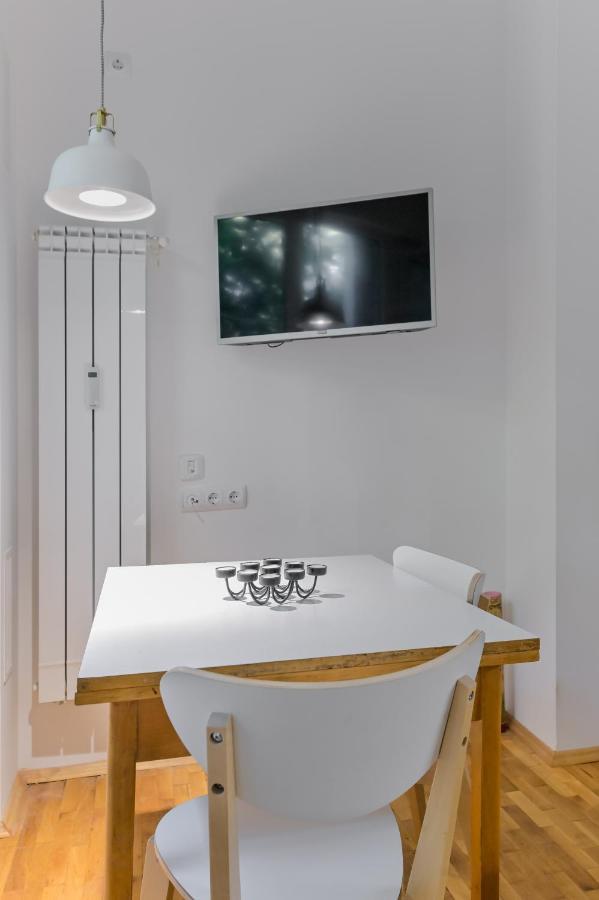 Bright Apartment In The Heart Of The City By Flat Mаnager Sofia Bagian luar foto